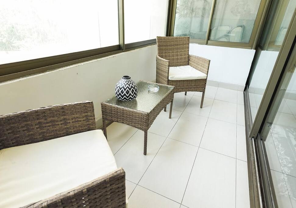 A Pasos Del Parque Arauco - Condes Apartamento Santiago