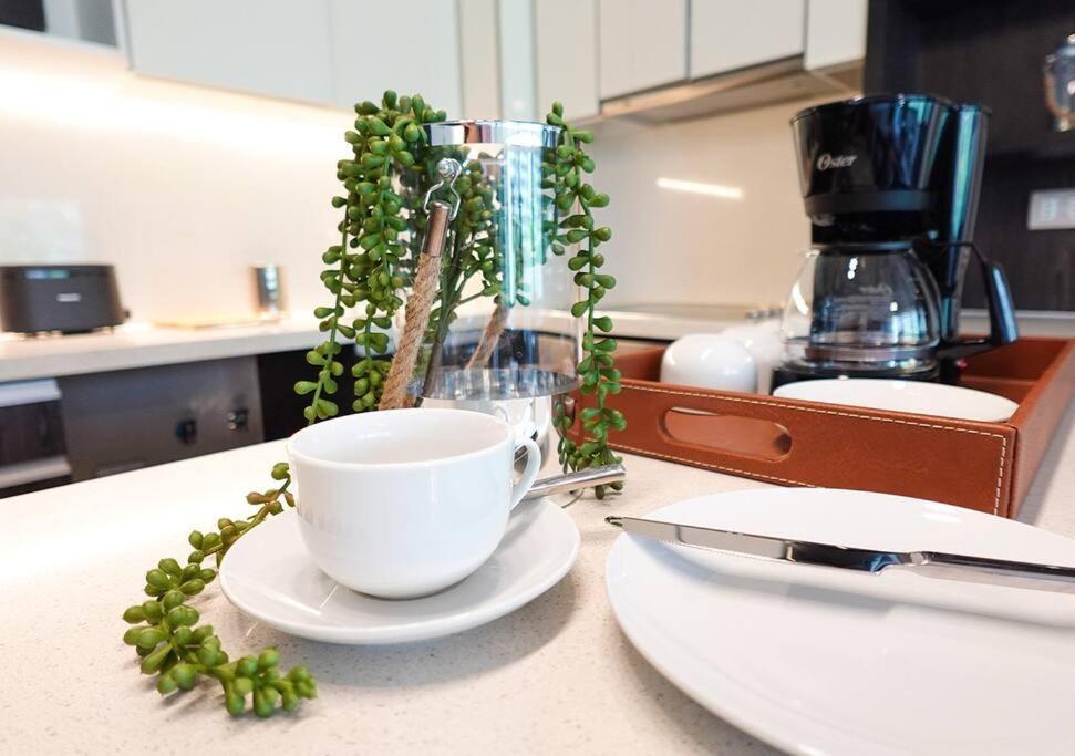 A Pasos Del Parque Arauco - Condes Apartamento Santiago